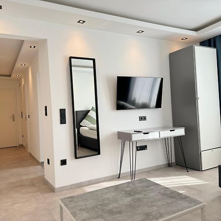 Aparts House - Balkon-Wifi-Kitchen Есен Екстериор снимка