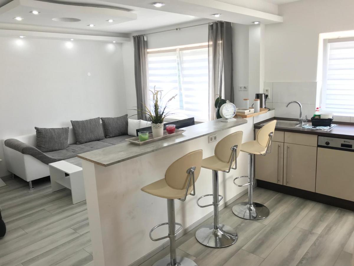 Aparts House - Balkon-Wifi-Kitchen Есен Екстериор снимка