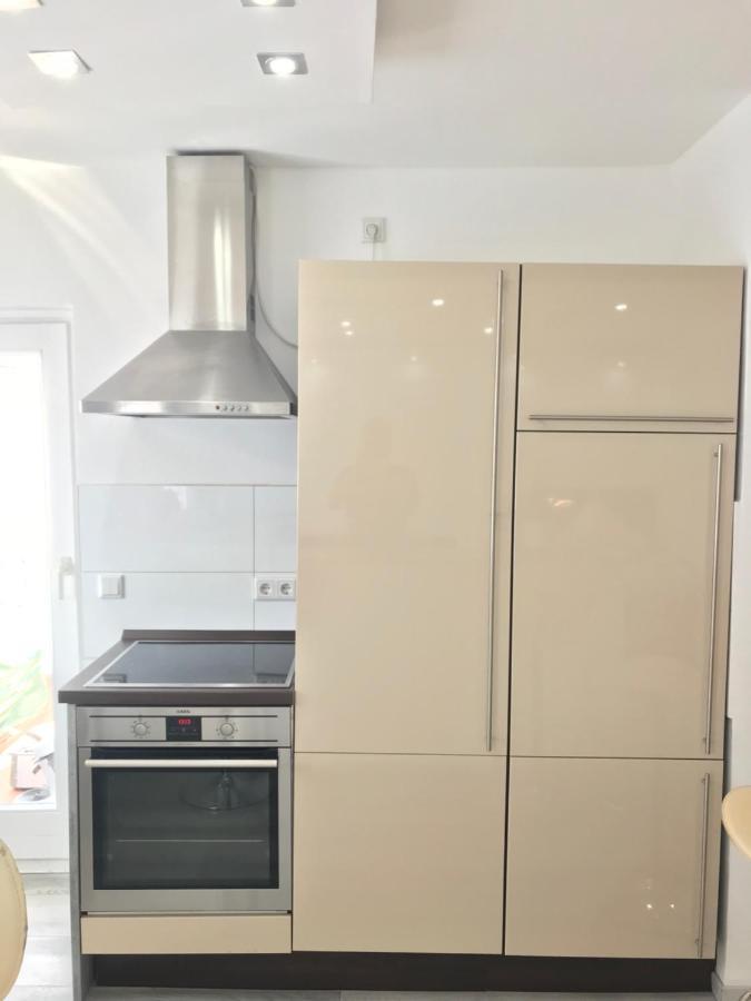 Aparts House - Balkon-Wifi-Kitchen Есен Екстериор снимка