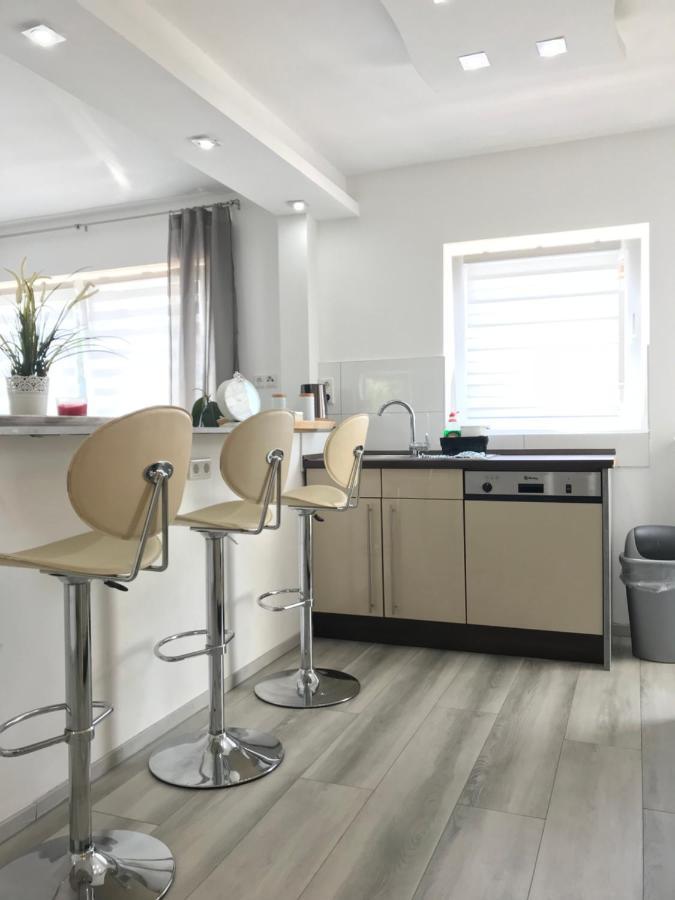 Aparts House - Balkon-Wifi-Kitchen Есен Екстериор снимка