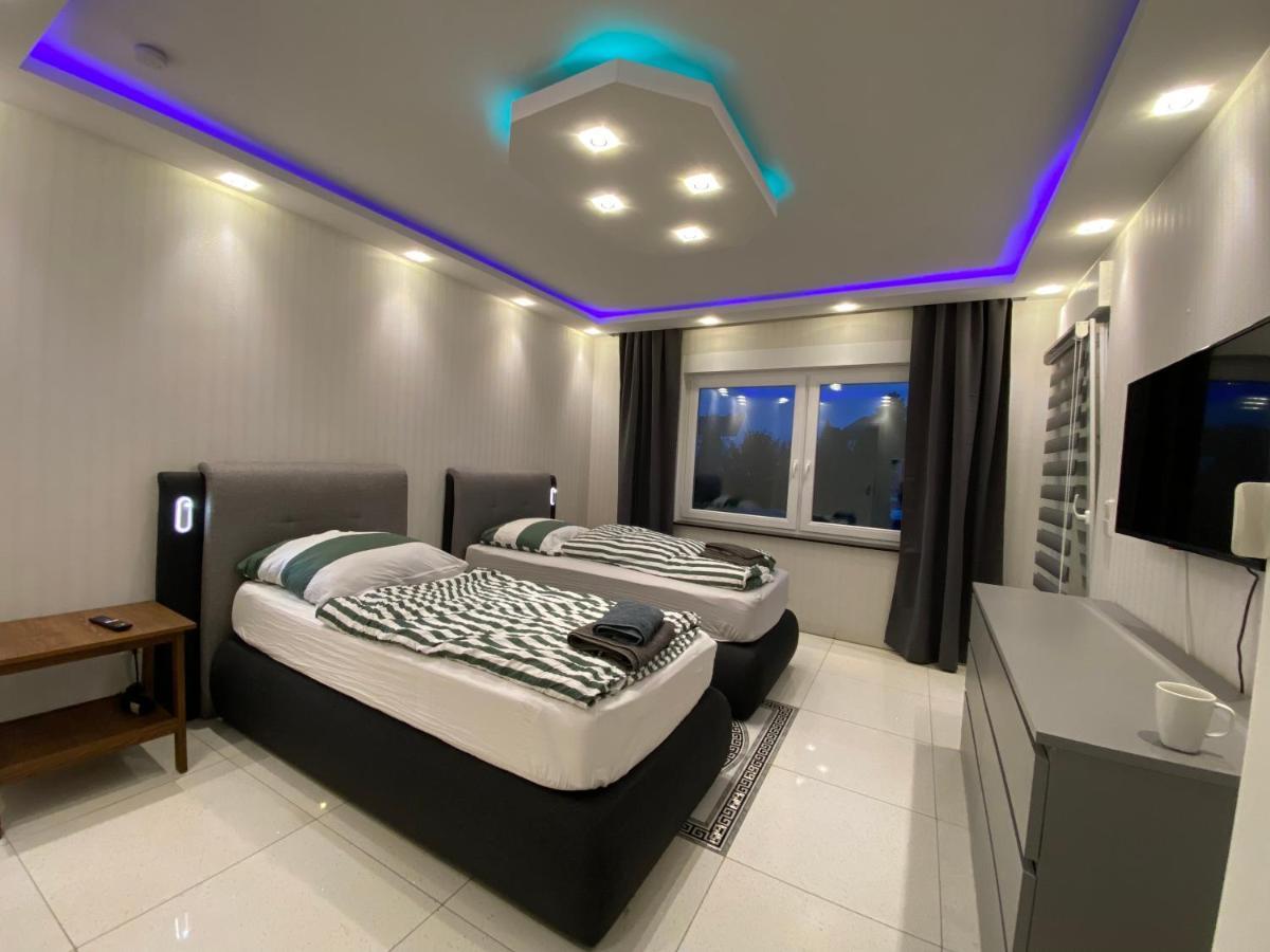 Aparts House - Balkon-Wifi-Kitchen Есен Екстериор снимка