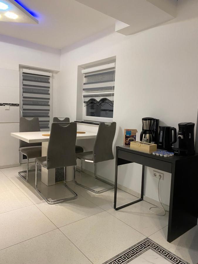 Aparts House - Balkon-Wifi-Kitchen Есен Екстериор снимка