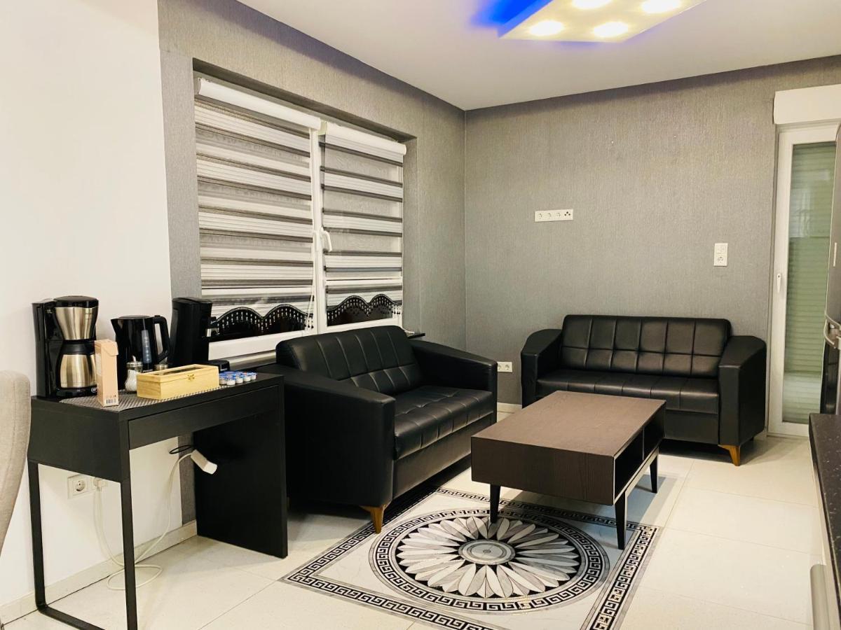 Aparts House - Balkon-Wifi-Kitchen Есен Екстериор снимка