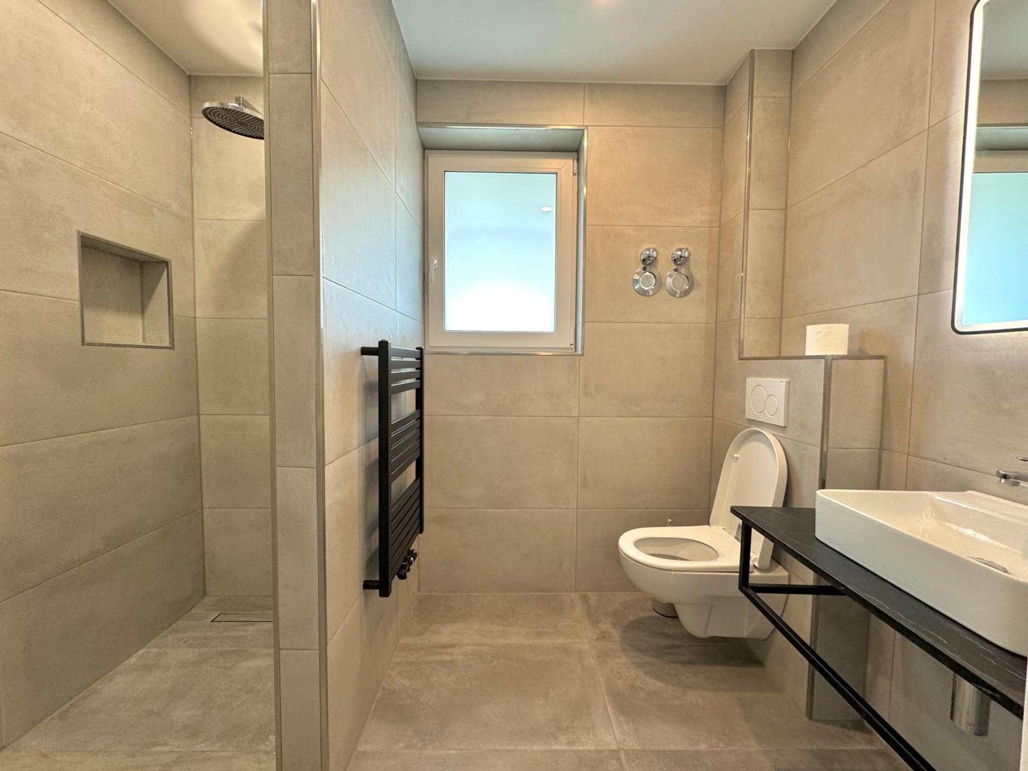 Aparts House - Balkon-Wifi-Kitchen Есен Екстериор снимка