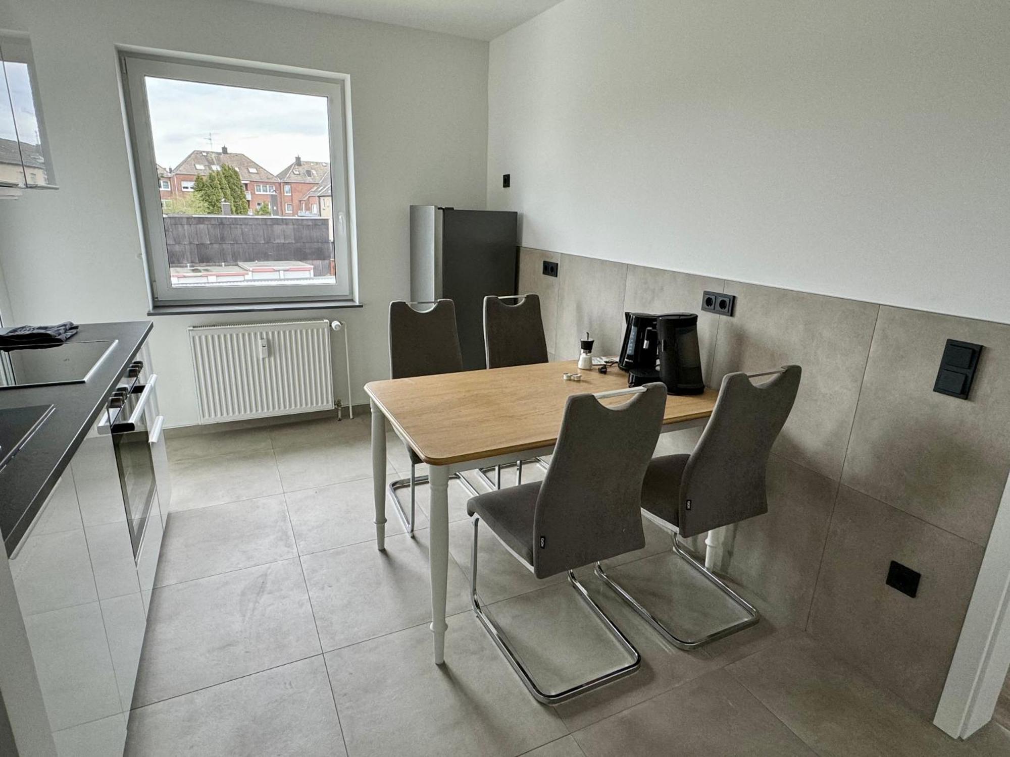 Aparts House - Balkon-Wifi-Kitchen Есен Екстериор снимка