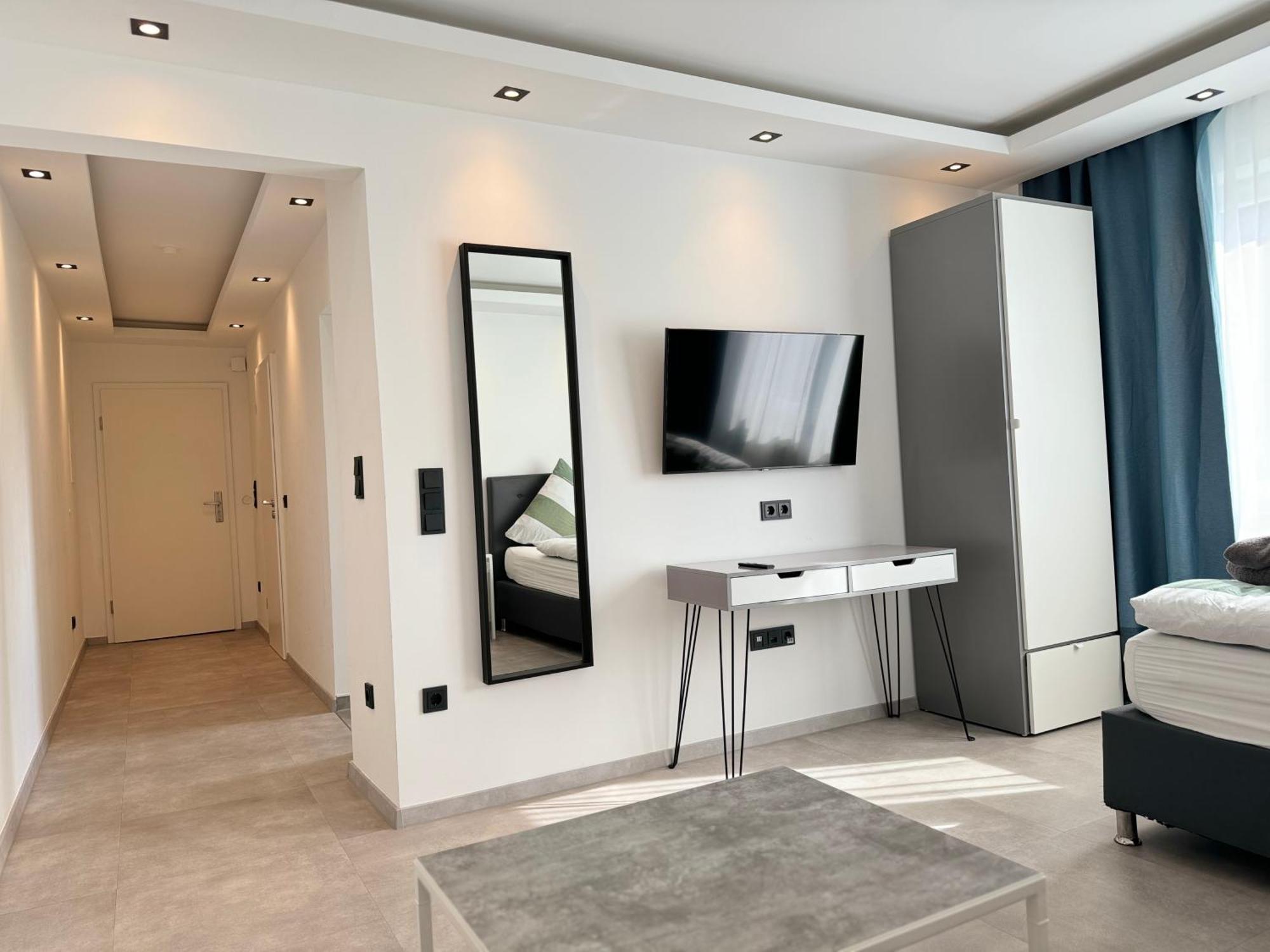 Aparts House - Balkon-Wifi-Kitchen Есен Екстериор снимка