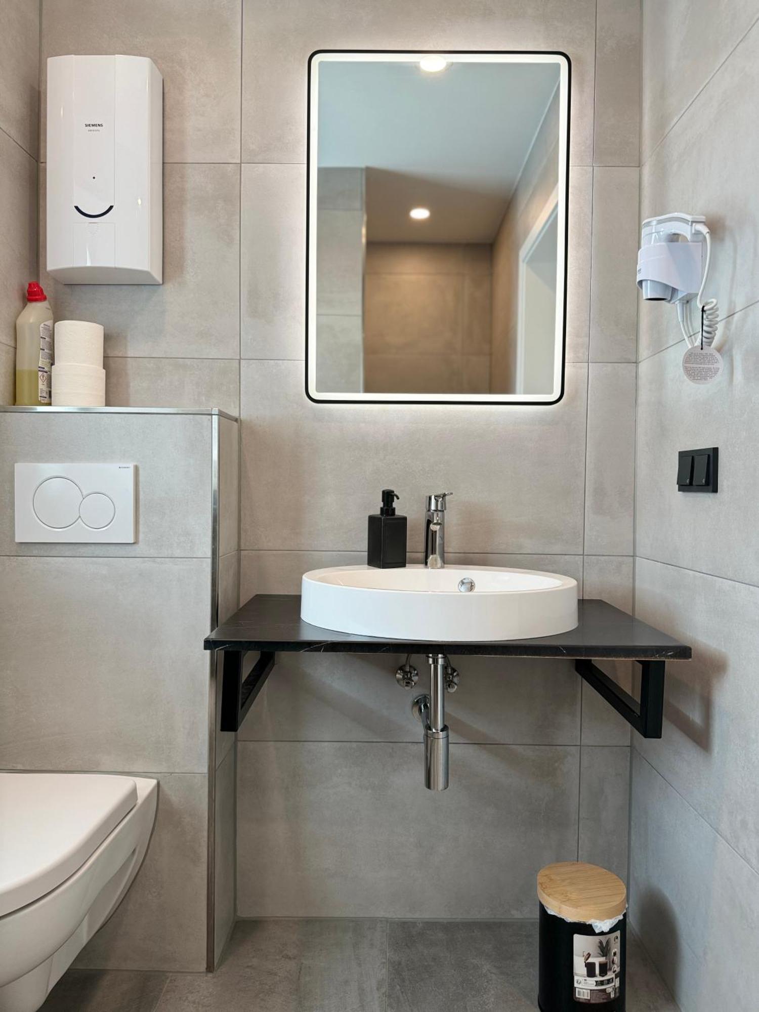 Aparts House - Balkon-Wifi-Kitchen Есен Екстериор снимка