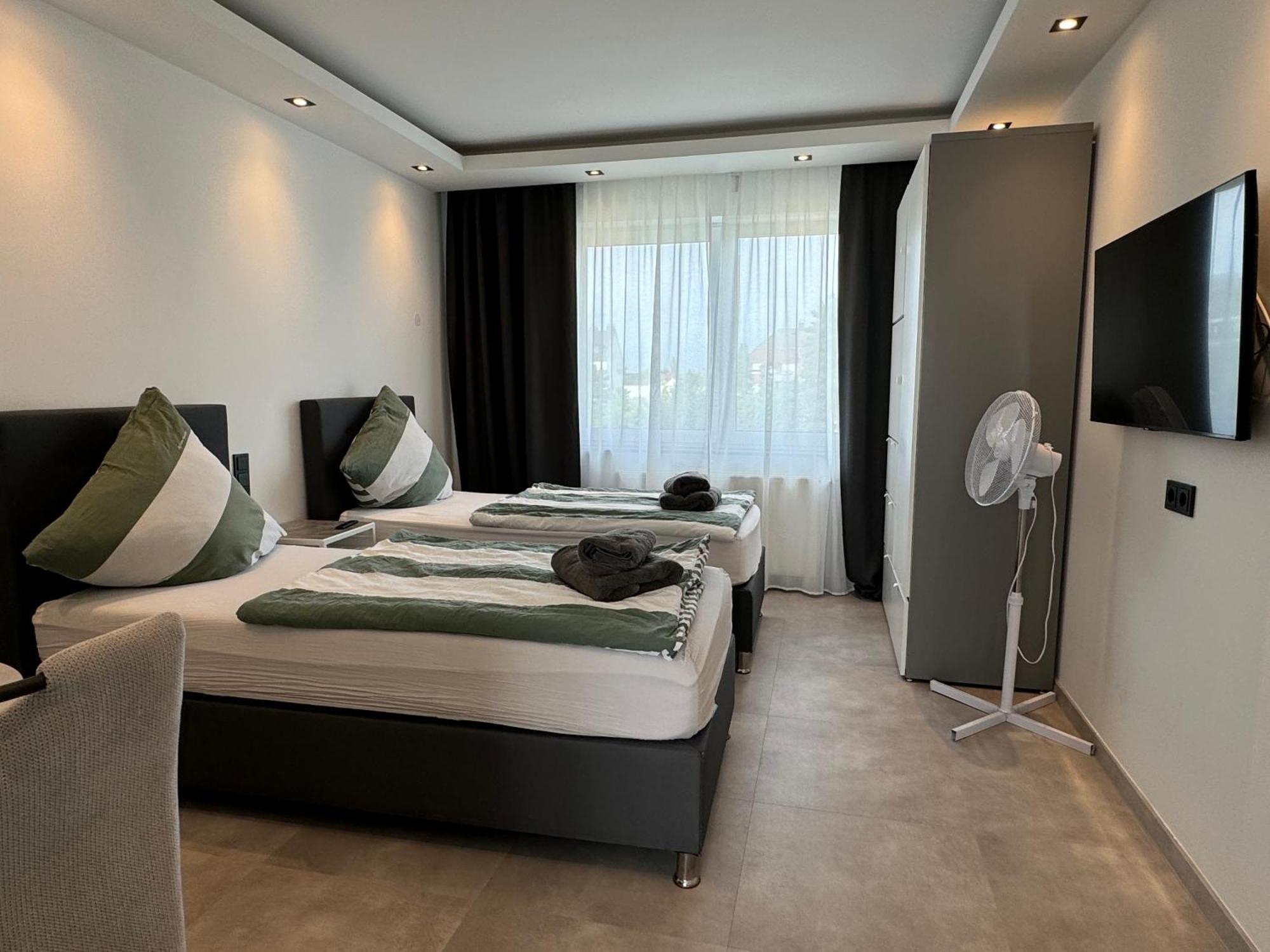 Aparts House - Balkon-Wifi-Kitchen Есен Екстериор снимка
